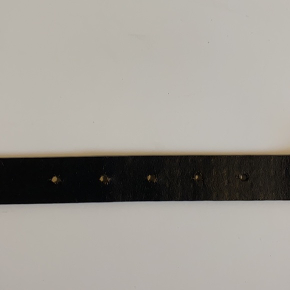 ✨NEW✨GUESS BLACK LEATHER STUDS. EARLY 2000's item - Picture 11 of 14